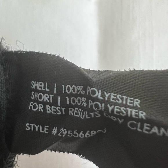 Club Monaco skirt with shorts - Picture 5 of 5